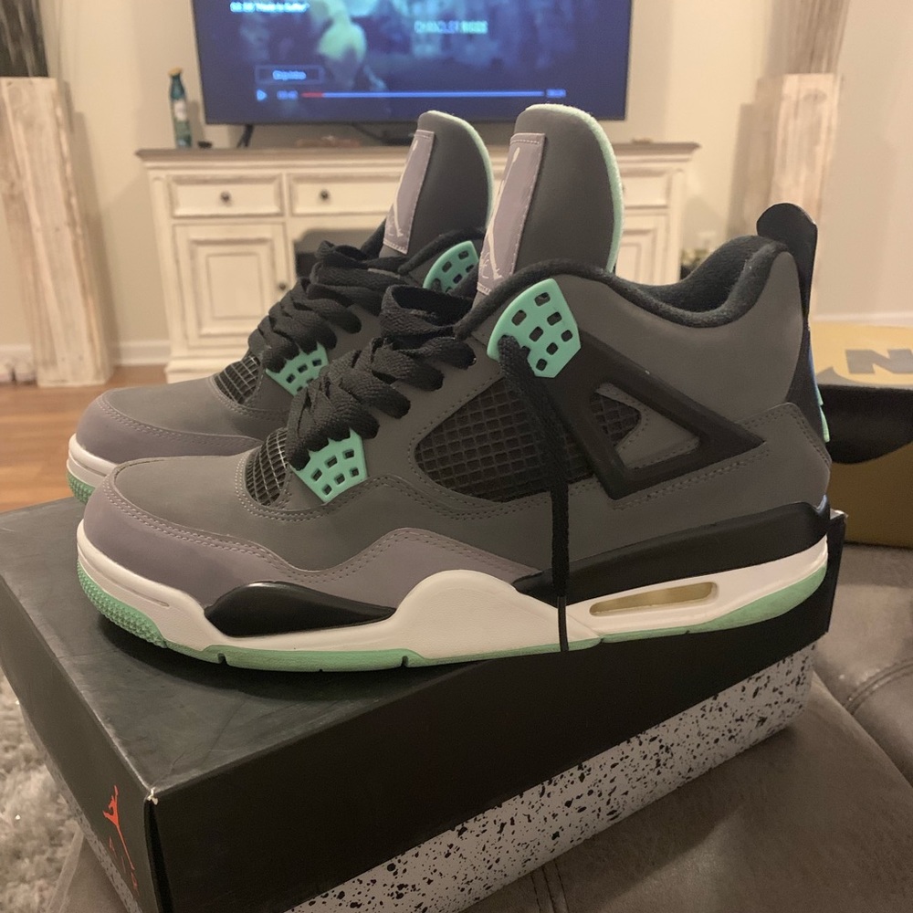 Jordan 4 green glow